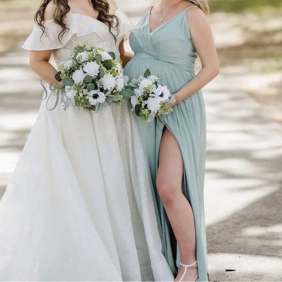 David’s Bridal sage green bridesmaids dress - Picture 4 of 9